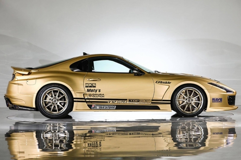 Toyota supra v12