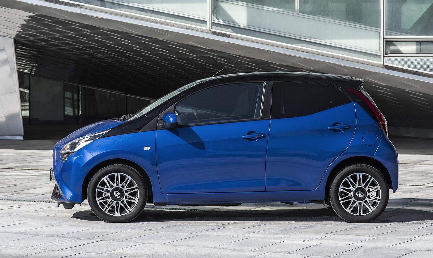 aygo-blue-030