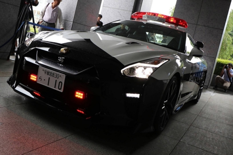 nissan-gt-r-police-car-in-japan-1-960×600