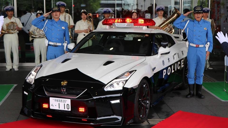 nissan-gt-r-police-car-in-japan-2-960×600