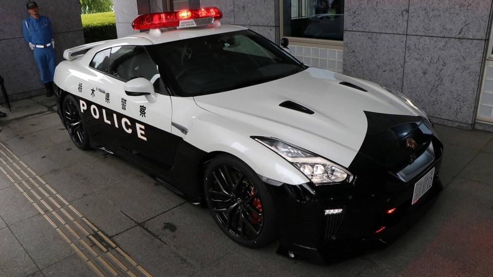 nissan-gt-r-police-car-in-japan-960×600