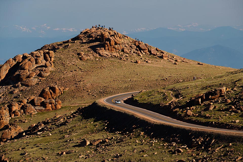 volkswagen-idr-ev-recorde-pikes-peak-1