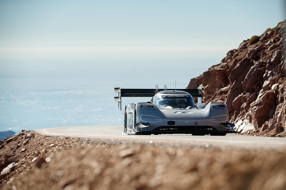 volkswagen-idr-ev-recorde-pikes-peak-10