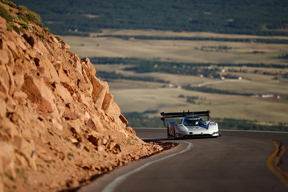 volkswagen-idr-ev-recorde-pikes-peak-9