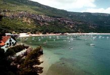 As praias paraíso da Arrábida estão a perder areia