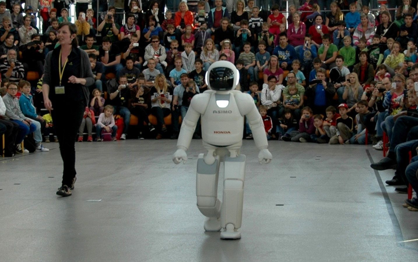 All-New ASIMO Joins in the Celebrations at Czech Science Centre