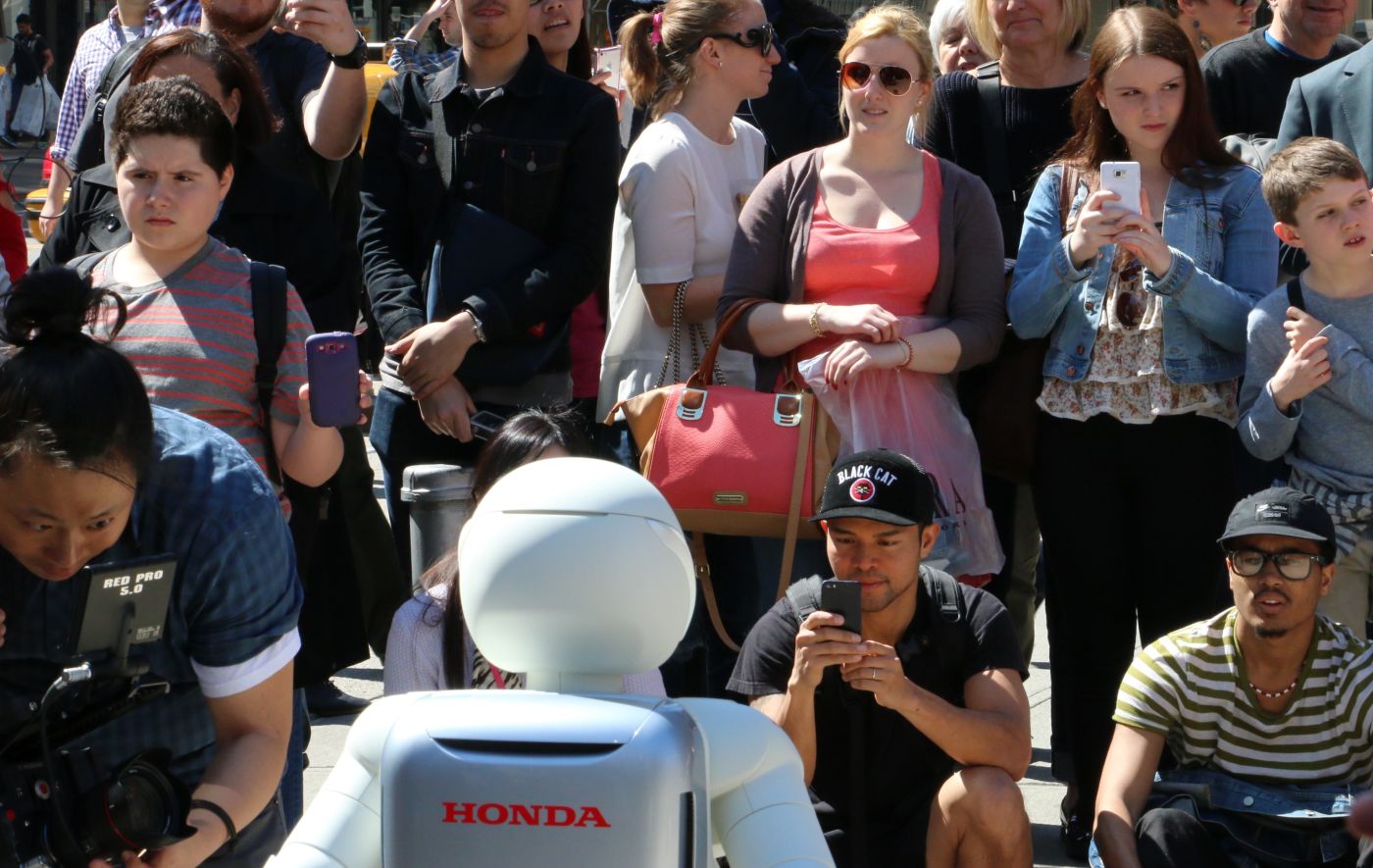All-New ASIMO Takes A Stroll Around New York
