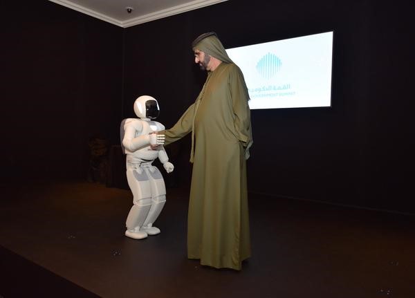 ASIMO Receives Royal Welcome in Dubai