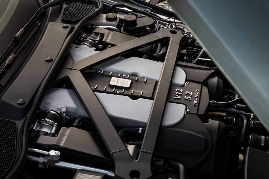 AMR-Signature-Edition-DB11-AMR-13-960×600