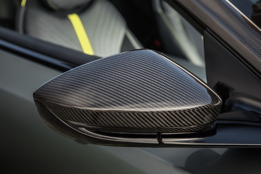 AMR-Signature-Edition-DB11-AMR-9-960×600