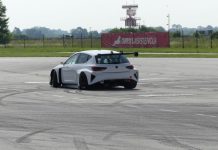 Cupra e-Racer rodou pela primeira vez em circuito