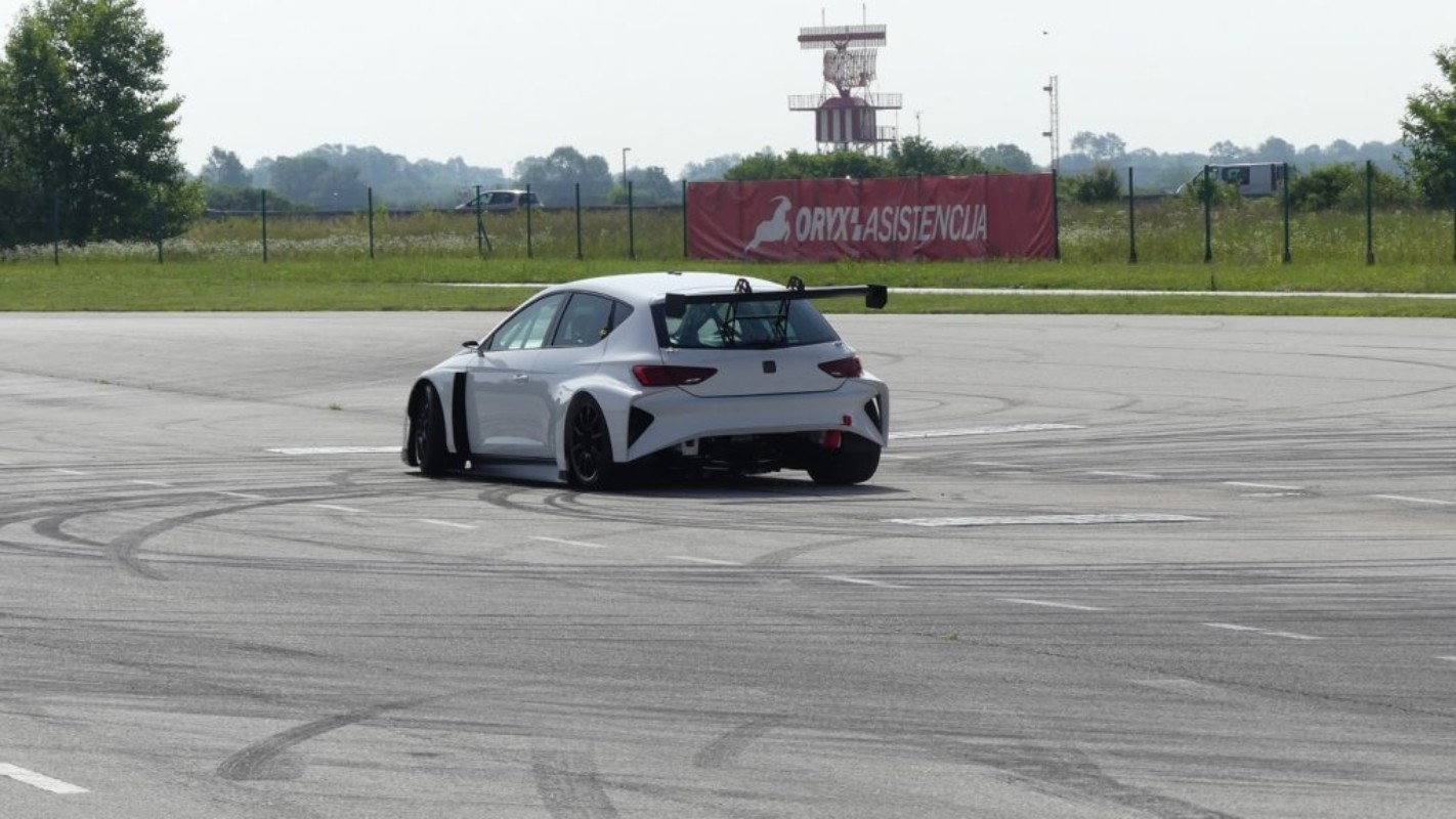 Cuppra-e-Racer-2-1024×576