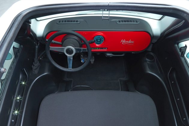 microlino-car-red-interior-002-630×420