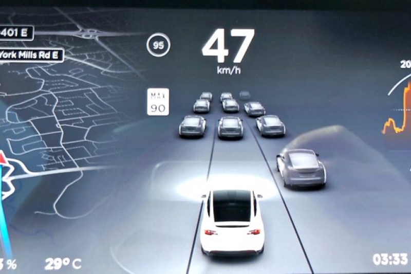 tesla-autopilot-vehicle-detection-813×420