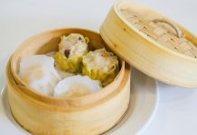 6 rosés para beber com comida chinesa, indiana e tailandesa