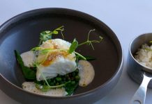 Receita de pescada com ervilhas e papada curada