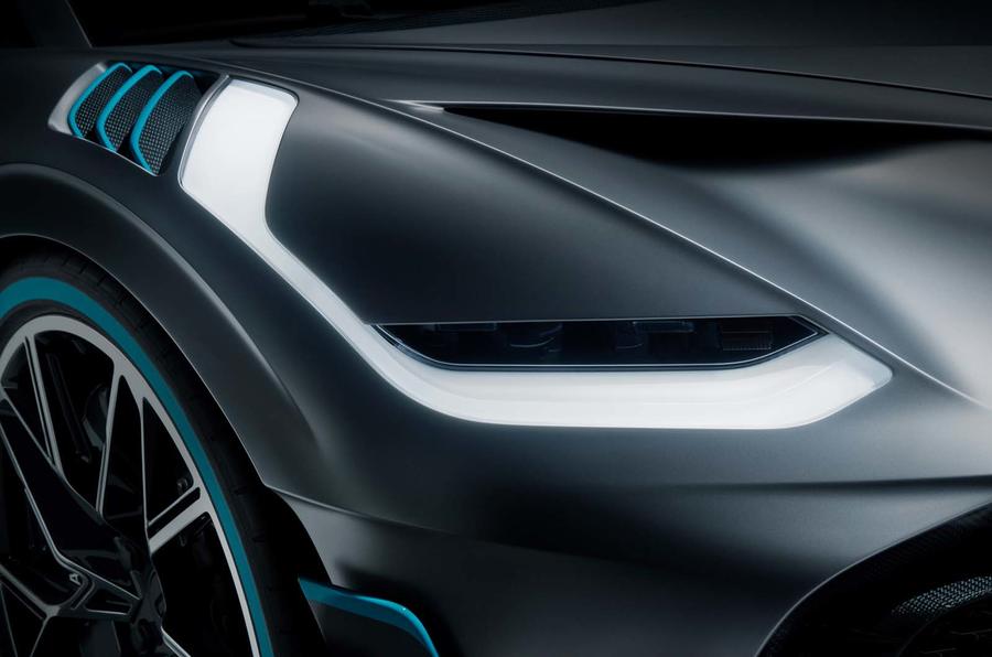 11_bugatti-divo_headlight_web