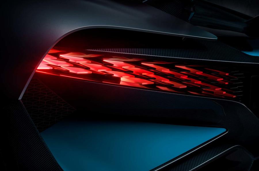 15_bugatti-divo_rearlight_web