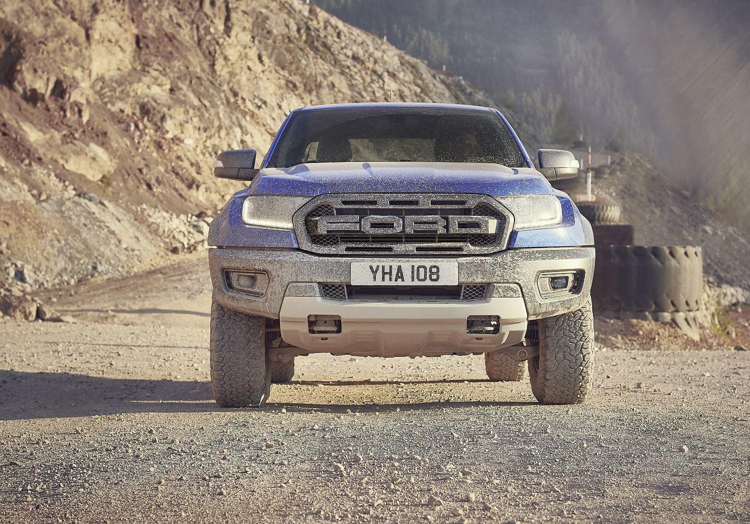 2018_FORD_RANGER_RAPTOR_Shot25_Front_Off-road_V4.2