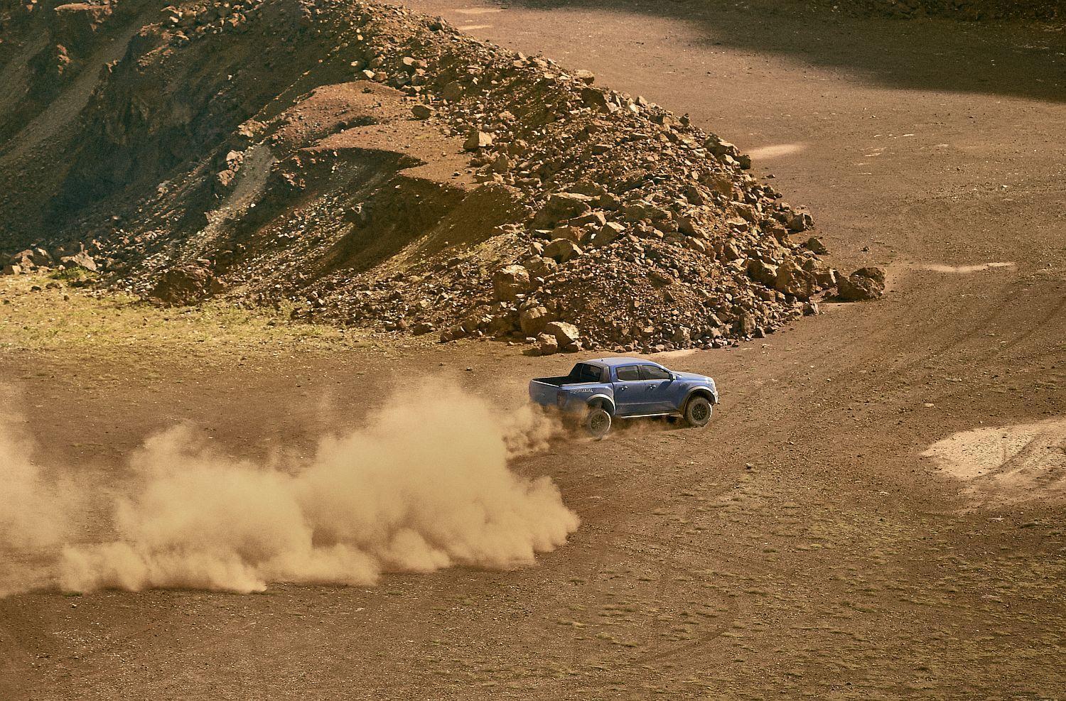 2018_FORD_RANGER_RAPTOR_Shot29_Dust_Distance_V4