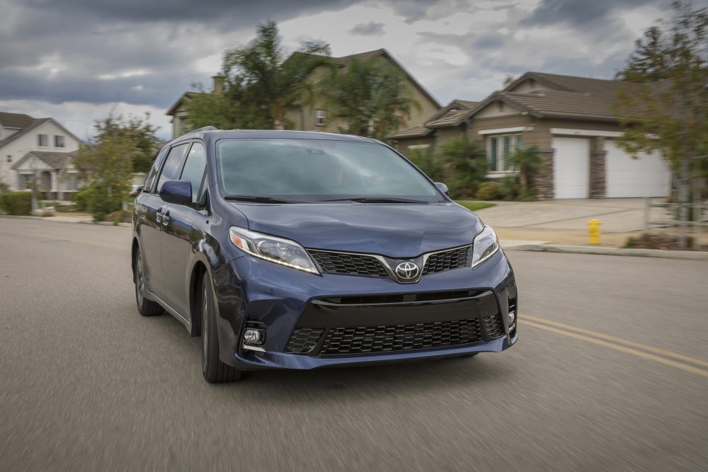 2018_Toyota_Sienna_SE_25