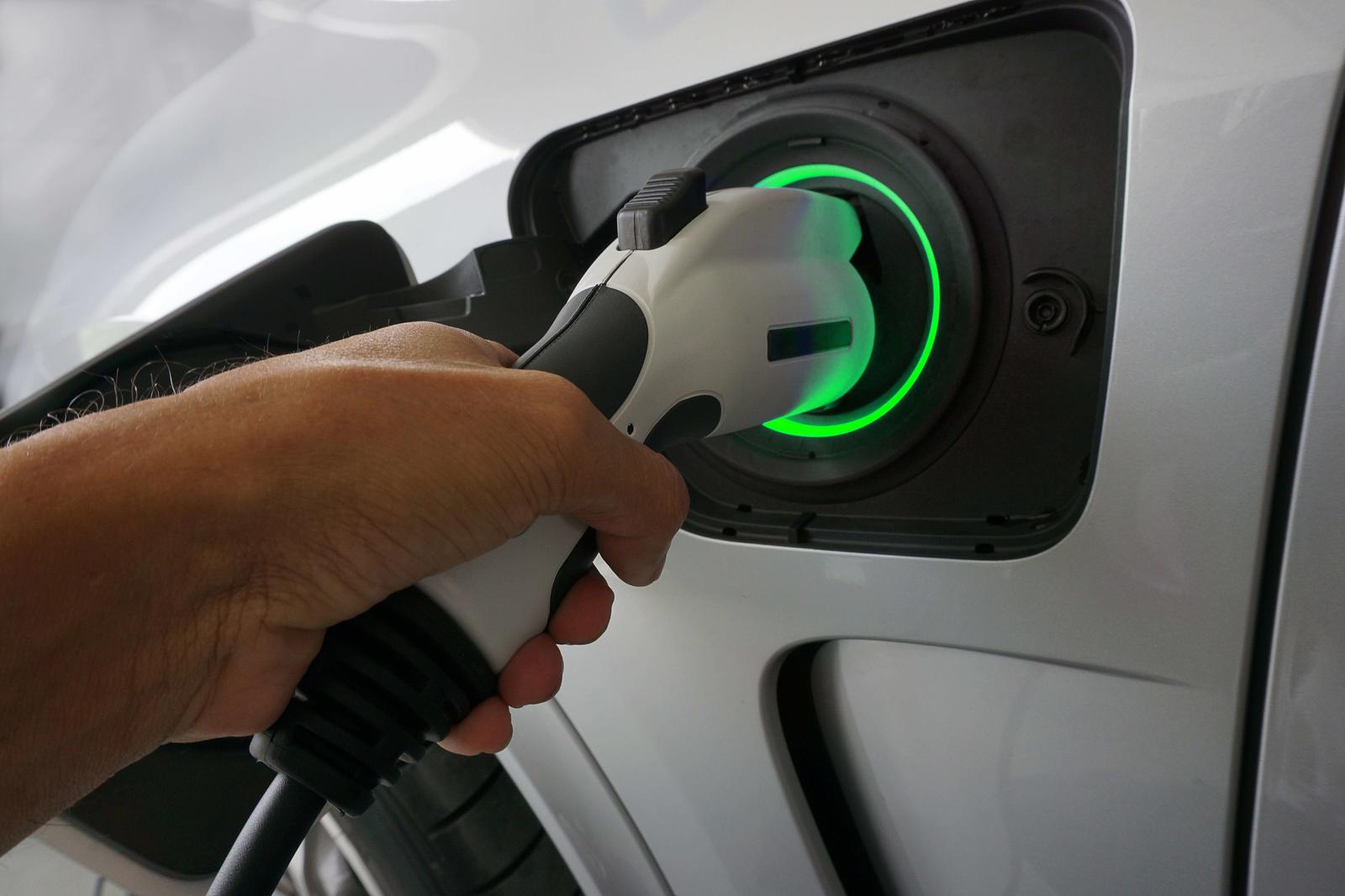 EV_ChargePort_BMW