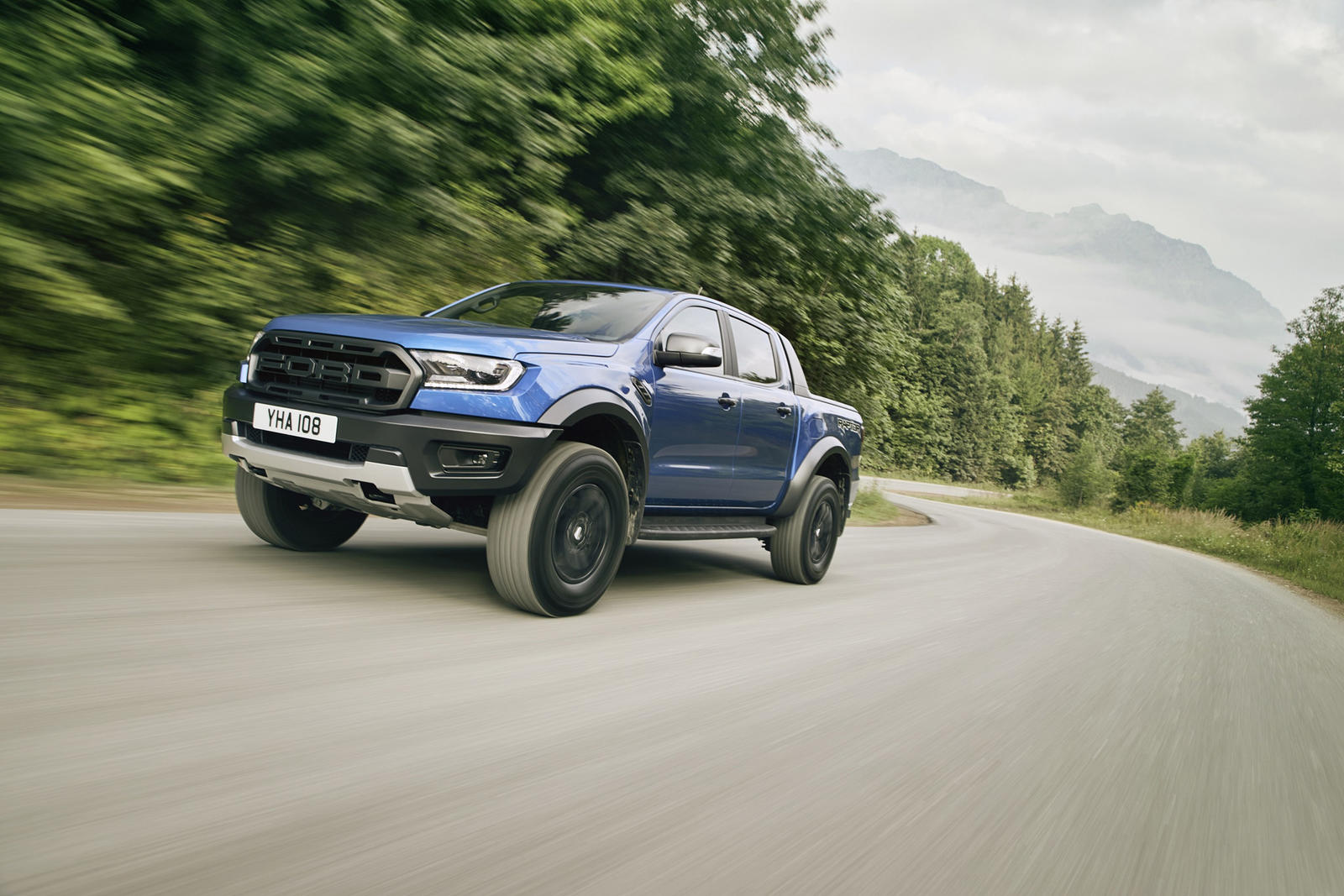 Ranger-Raptor-has-been-developed-for-enthusiastic-off-roaders