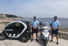 PSP patrulha época balnear em Oeiras em Renault Twizy