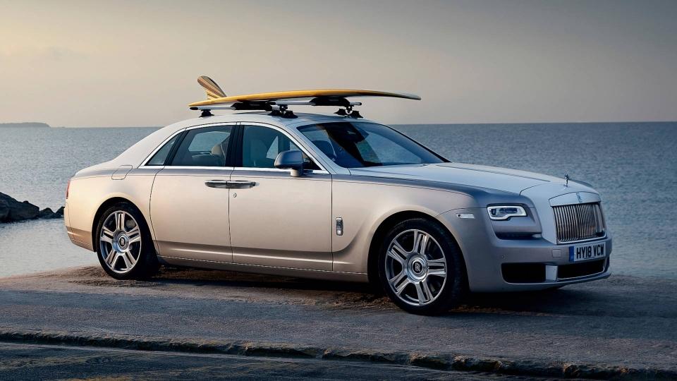 rolls-royce-ghost-custom-surfboard-1-960×600