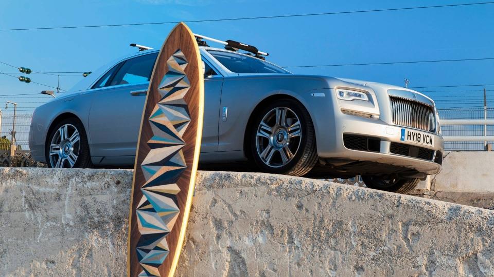 rolls-royce-ghost-custom-surfboard-960×600