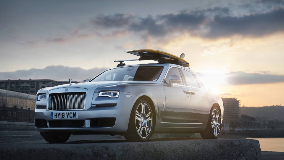 rolls-royce-ghost-surfboard-1-960×600