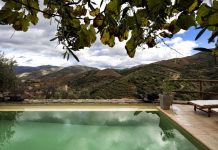 10 piscinas cénicas para mergulhar este verão