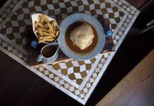 Uma rua em Cedofeita para beber e petiscar noite dentro