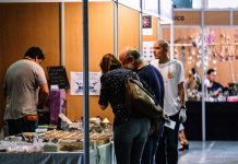 Ioga, meditação e muito mais na Feira Alternativa do Porto