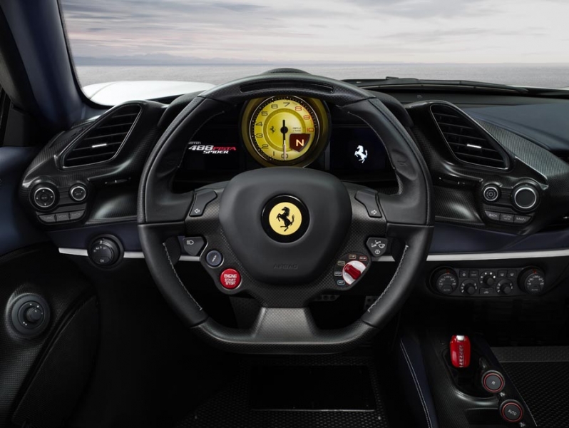 7_Ferrari-Pista-Spider-interior-1-960×600