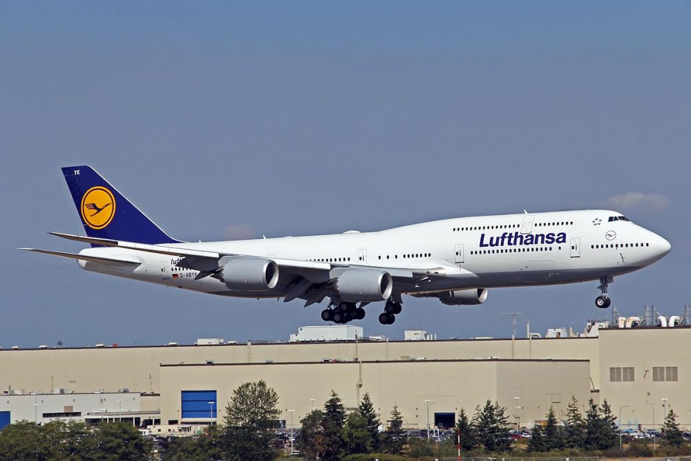 D-ABYK_B747-830i_Lufthansa(Boeing)_PAE_29JUL13_(9398517400)