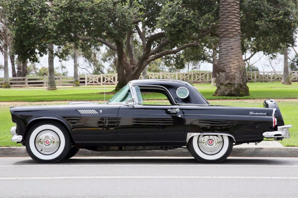 Marilyn-Monroes-Black-Raven-1956-Ford-Thunderbird-0-Hero