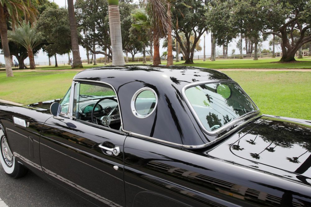 Marilyn-Monroes-Black-Raven-1956-Ford-Thunderbird-1