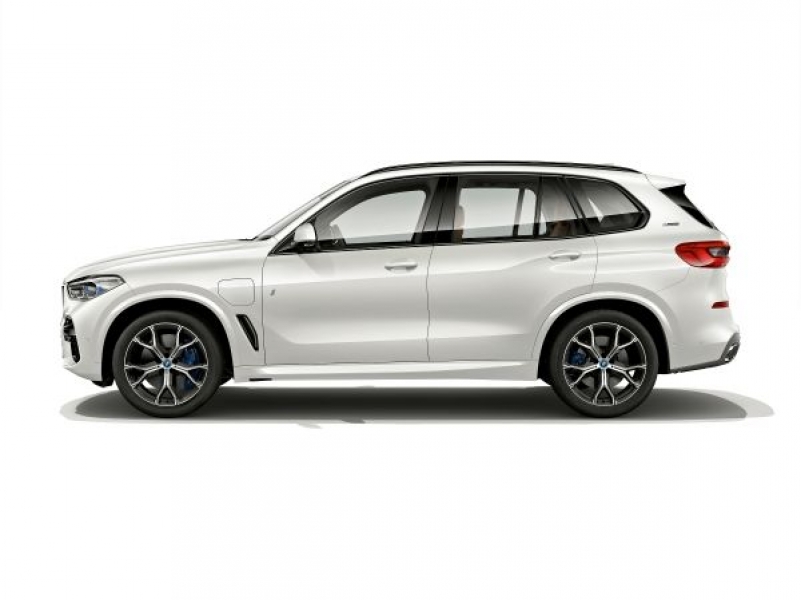 P90320131_lowRes_the-new-bmw-x5-xdriv-960×600