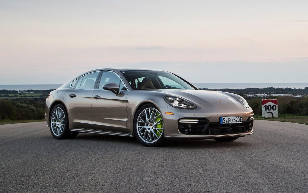 Porsche-Panamera_Turbo_S_E-Hybrid-2018-1280-03