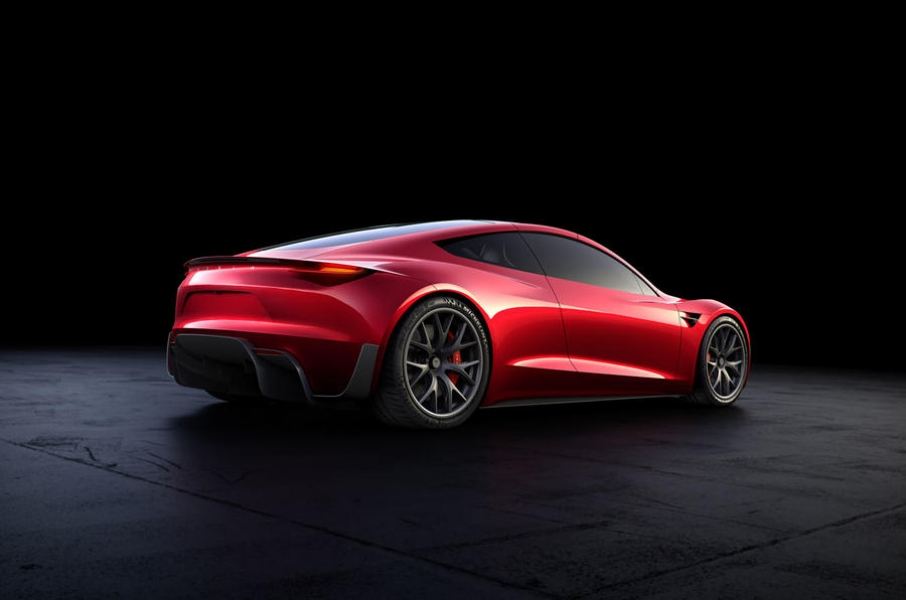 roadster_rear_34_studio-960×600