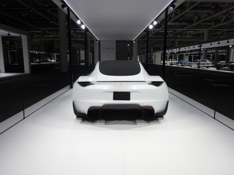 tesla_roadster_basel_7_15-960×600