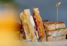 Há um novo café junto à praia de Leça com comida saudável