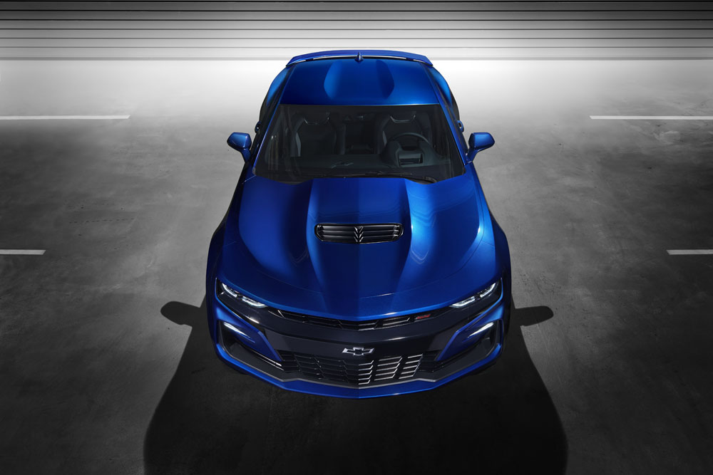 2019 Camaro’s grille details and hood and fascia vents were de