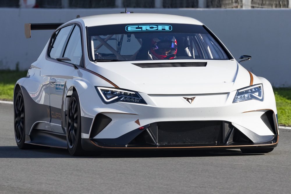 CUPRA-creates-a-new-path-in-the-TCR-series_002_HQ