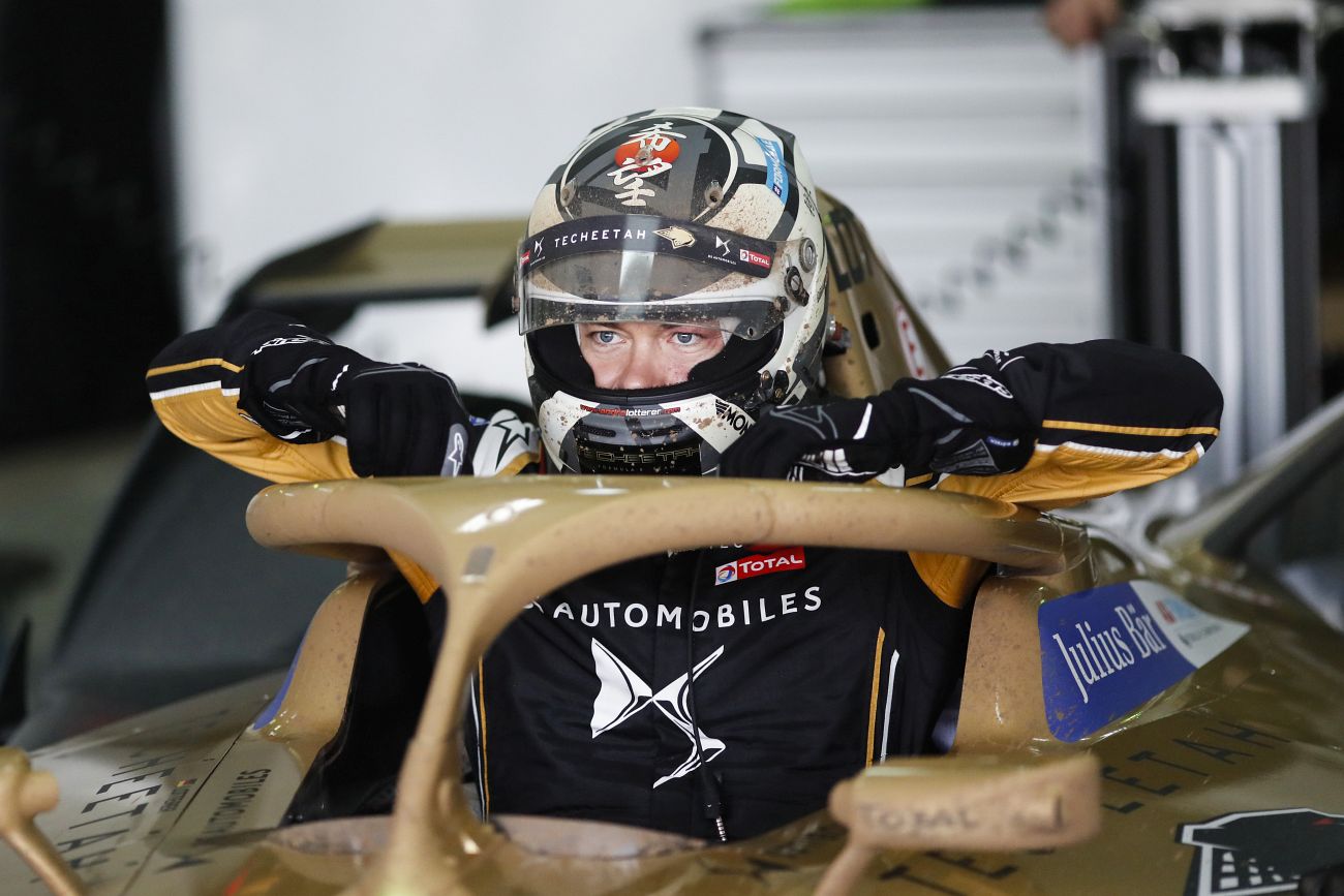 Andre Lotterer (DEU), DS TECHEETAH, DS E-Tense FE19 exits his muddy car