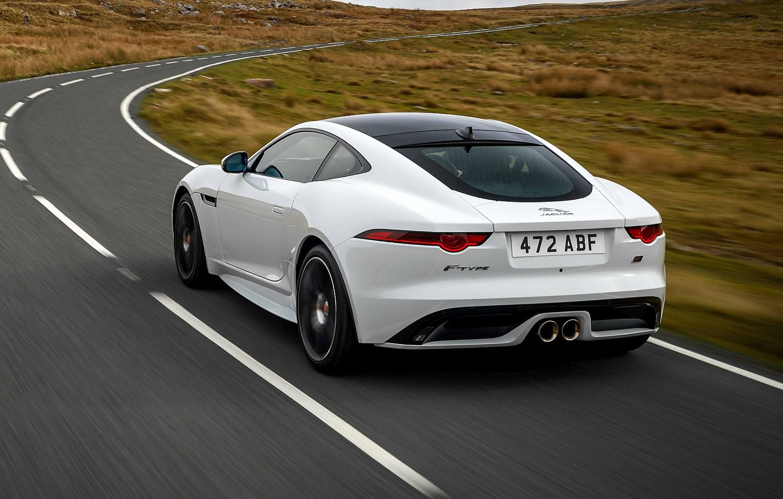 Jag_F-TYPE_20MY_Chequered_Flag_Image_291018_032