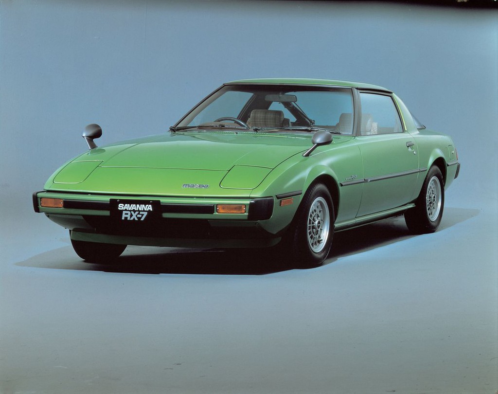 Mazda-RX-7frontstill_screen1_b