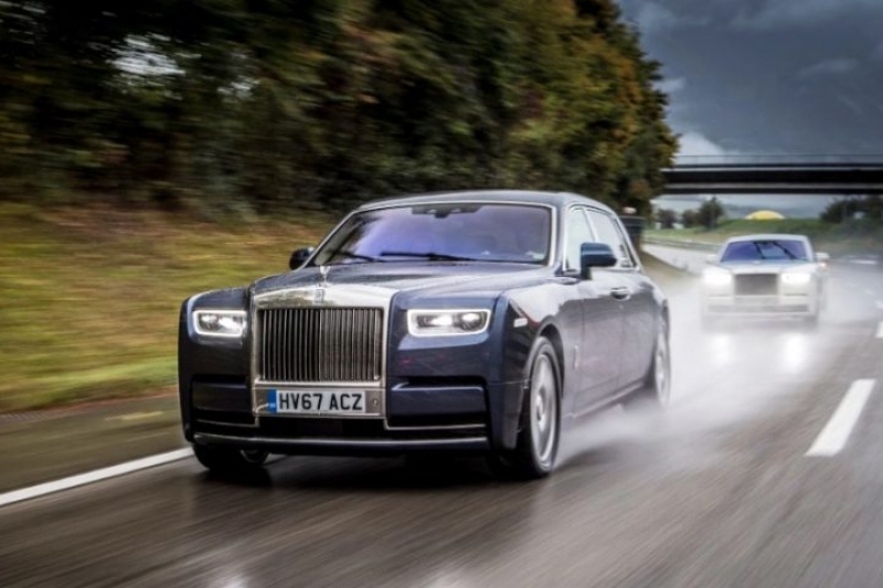 Rolls-Royce_Phantom-768×480