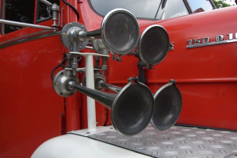 auto_oldtimer_fire_signal_horn_red_fire_truck-1101542